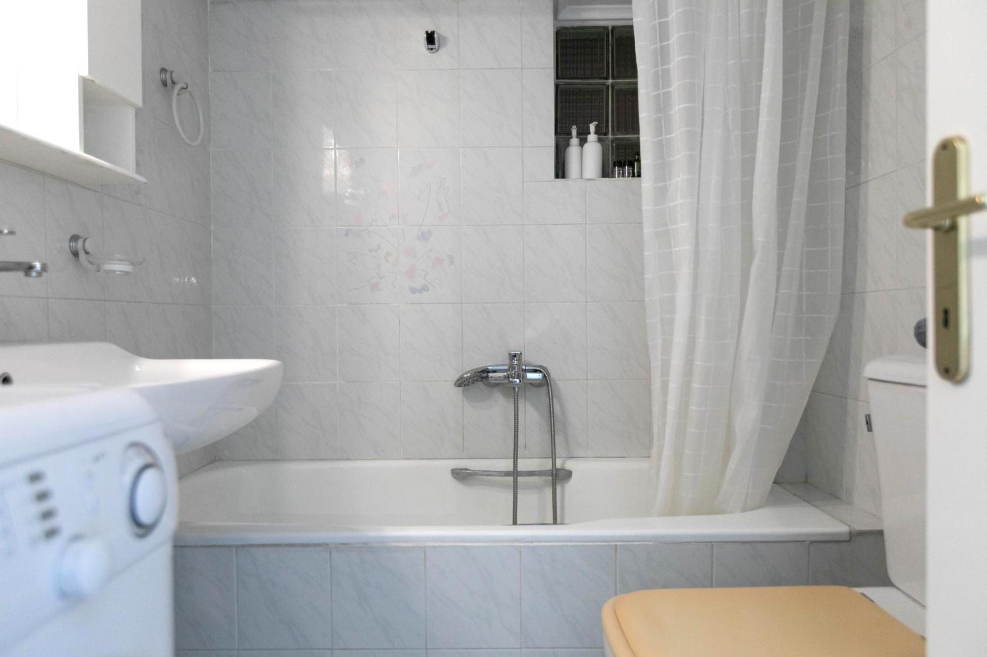 Great With Private Parking Apartment Thessaloniki